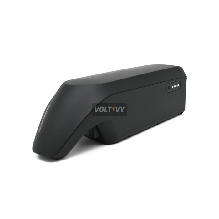 foto van de Shimano BT-E6010 36V 11.6Ah vanaf een zijaanzicht waar je de voorkant kan zien en de batterijpercentage indicator